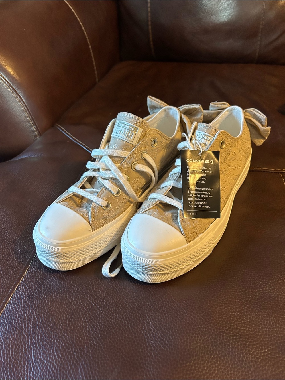 NWT Converse Allstar Lift Tan Lace-Pattern Platform Sneakers With Bows on Back